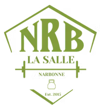 Logo vert de NRB - La Salle avec barre d’haltérophilie et kettlebell.